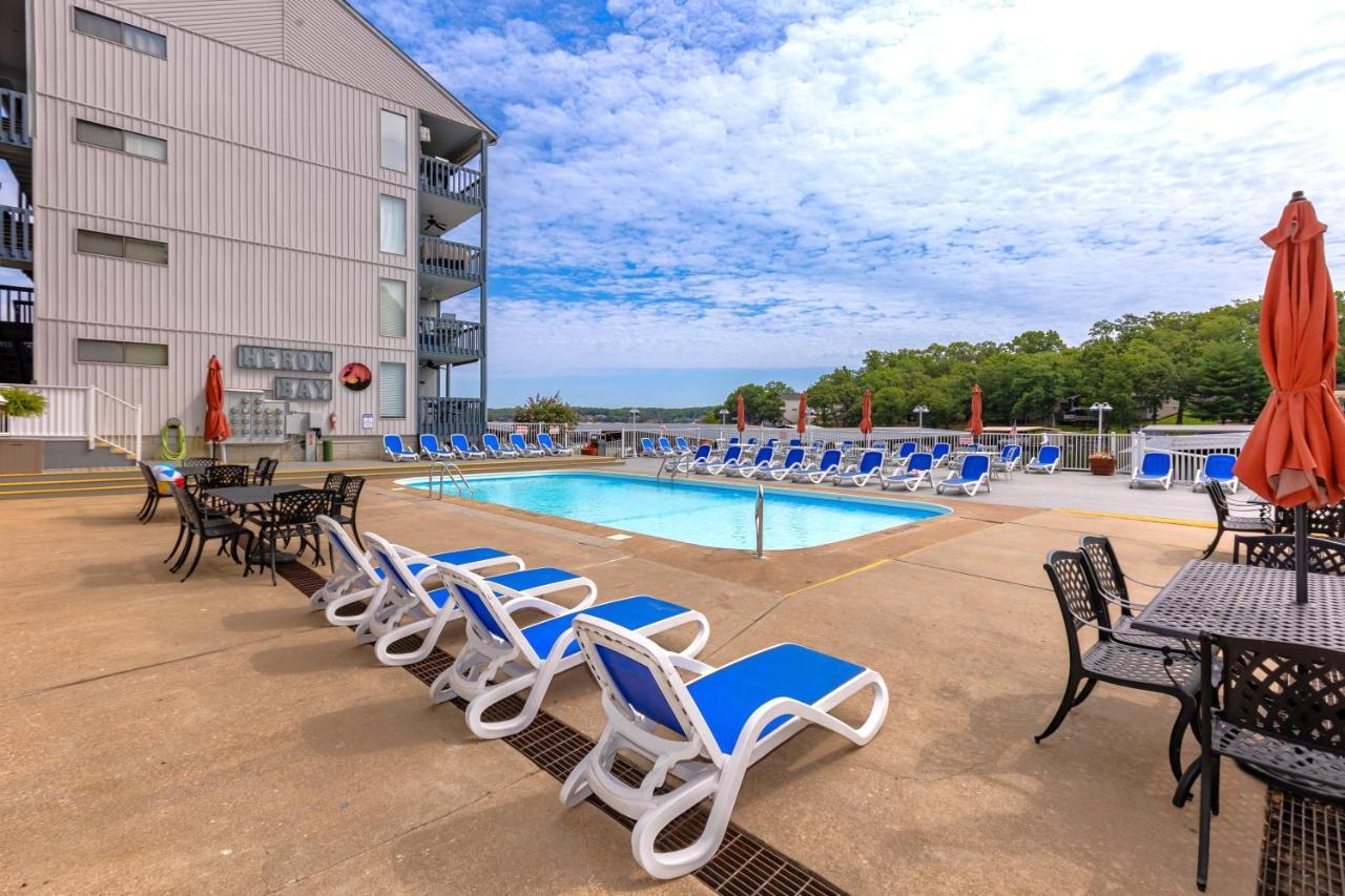 B Lakefront! Remodeled, Boat Slip, Patio Views, Pool, Boat Ramp, Wifi Osage Beach Exterior photo