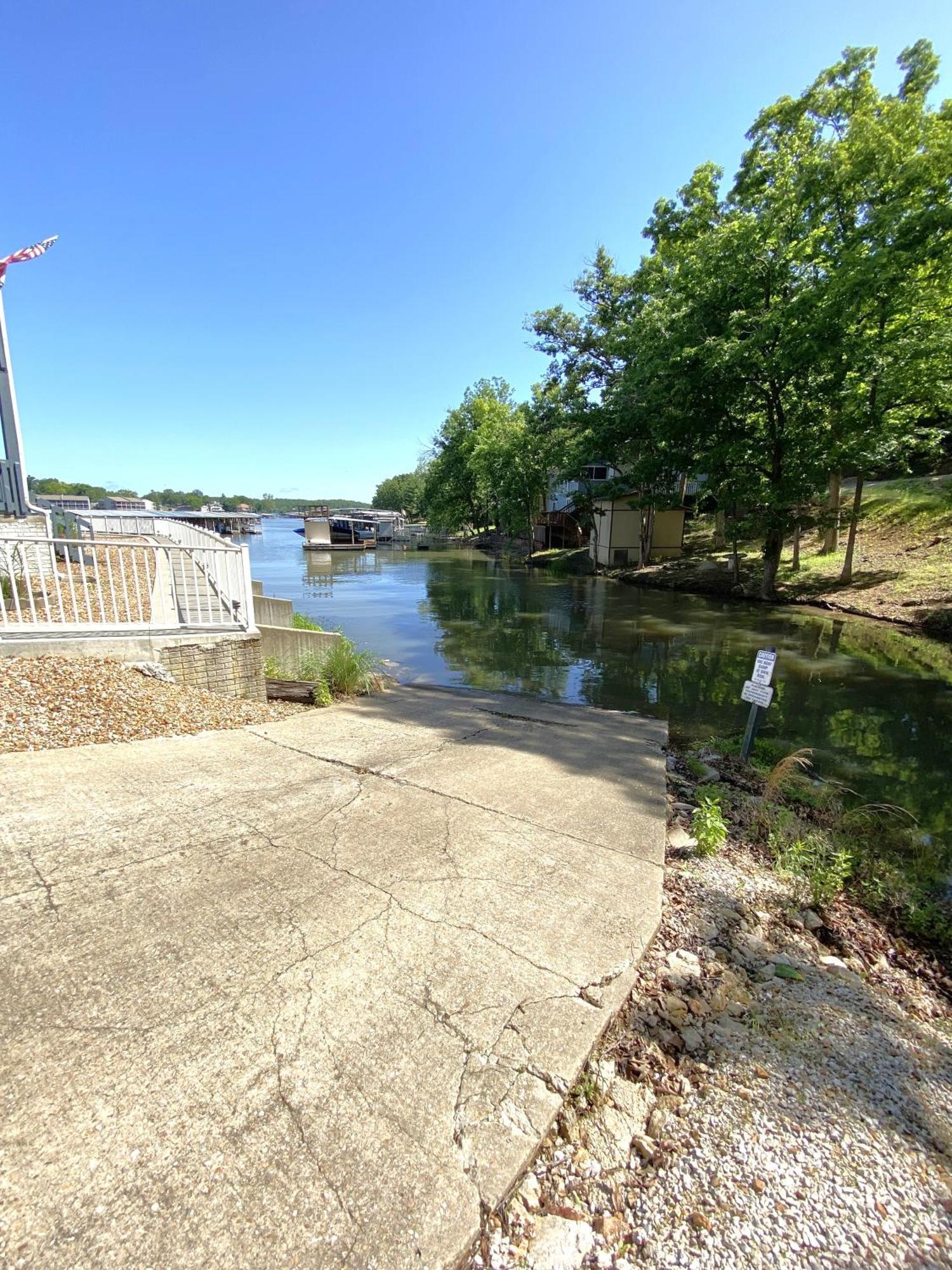 B Lakefront! Remodeled, Boat Slip, Patio Views, Pool, Boat Ramp, Wifi Osage Beach Exterior photo